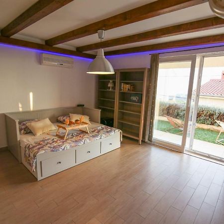 Eco Eclectic Villa With Pool Σολίν Εξωτερικό φωτογραφία