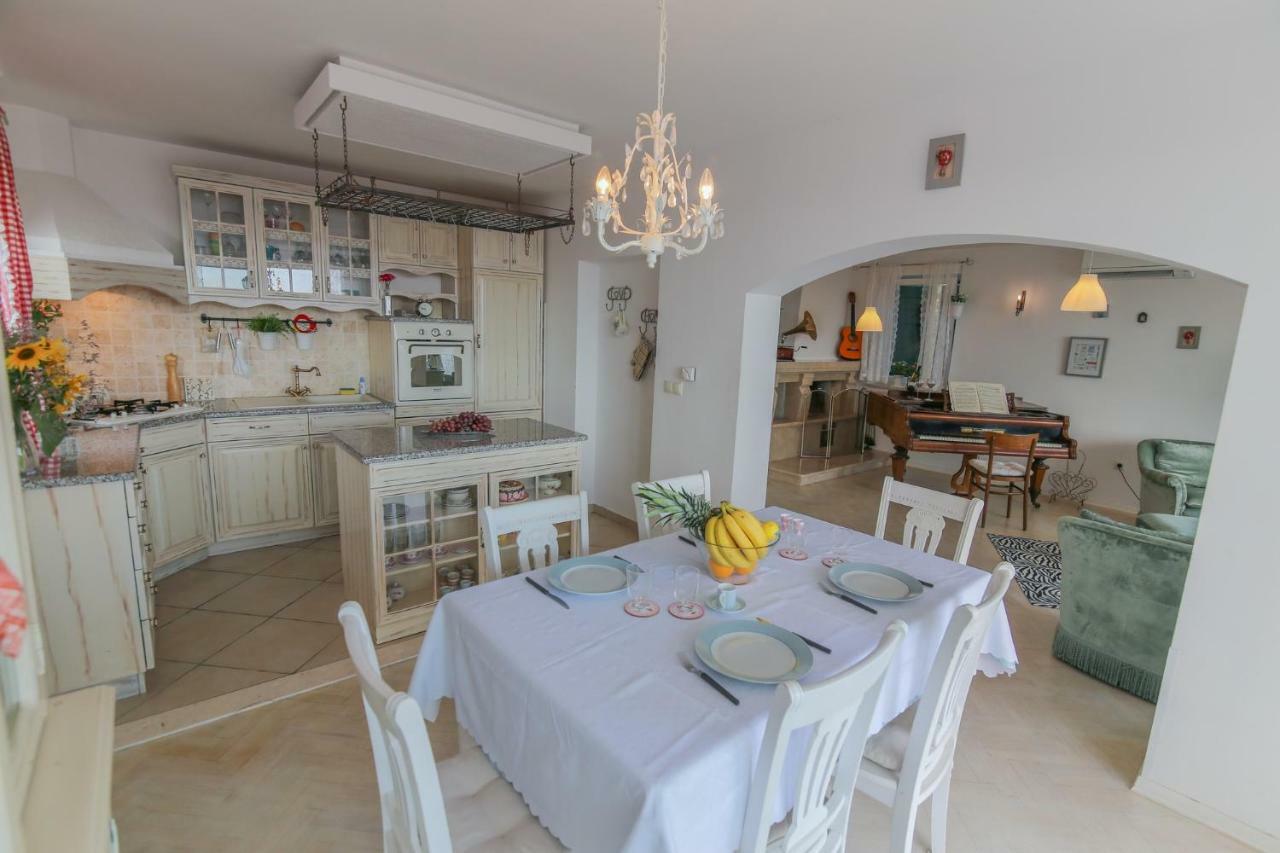 Eco Eclectic Villa With Pool Σολίν Εξωτερικό φωτογραφία