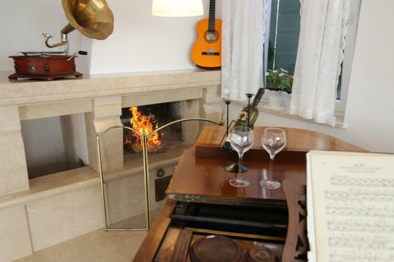 Eco Eclectic Villa With Pool Σολίν Εξωτερικό φωτογραφία