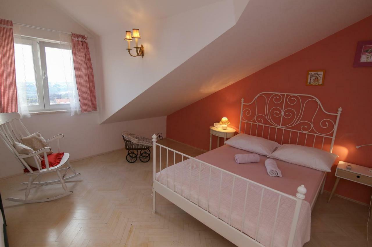 Eco Eclectic Villa With Pool Σολίν Εξωτερικό φωτογραφία