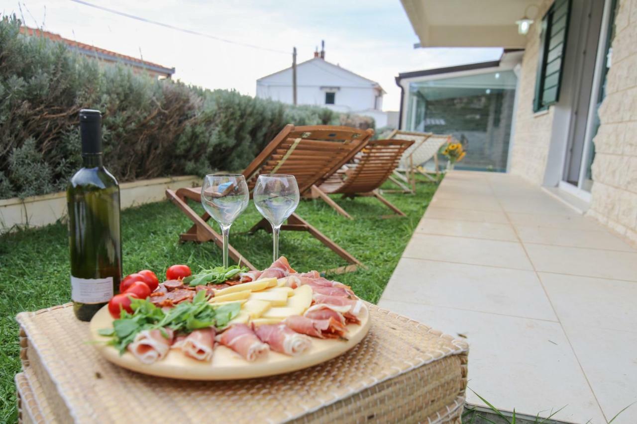 Eco Eclectic Villa With Pool Σολίν Εξωτερικό φωτογραφία