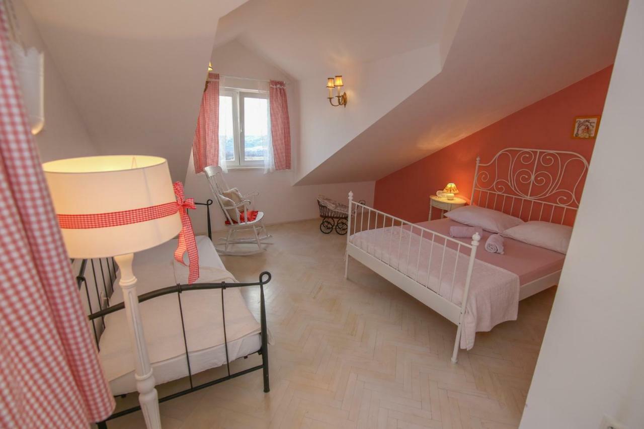 Eco Eclectic Villa With Pool Σολίν Εξωτερικό φωτογραφία