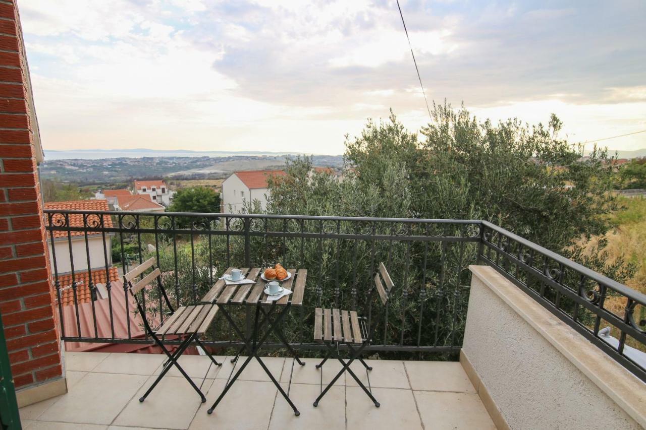 Eco Eclectic Villa With Pool Σολίν Εξωτερικό φωτογραφία