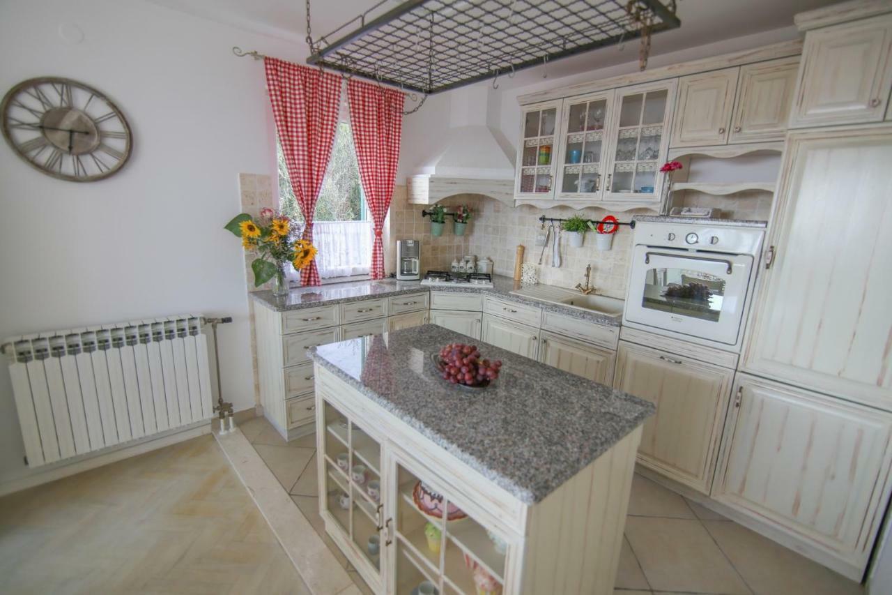 Eco Eclectic Villa With Pool Σολίν Εξωτερικό φωτογραφία